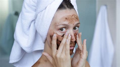 7 Cara Ampuh Treatment Menghilangkan Komedo dalam 1 Minggu! 7 Cara Ampuh Treatment Menghilangkan Komedo dalam 1 Minggu!