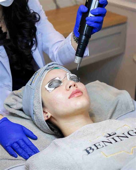 5 Treatment Wajah Benings Clinic: Harga Mulai 99 Ribu! 5 Treatment Wajah Benings Clinic: Harga Mulai 99 Ribu!