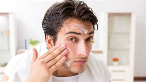 7 Cara Perawatan Muka Pria yang Menarik untuk Dicoba, Dijamin Kulitmu Jadi Lebih Sehat dan Tampan! 7 Cara Perawatan Muka Pria yang Menarik untuk Dicoba, Dijamin Kulitmu Jadi Lebih Sehat dan Tampan!