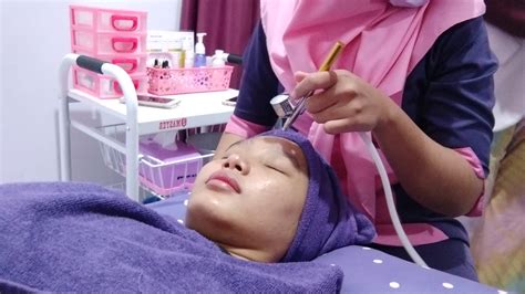 5 Rahasia Glowing Instan: Perawatan Wajib di ERHA! 5 Rahasia Glowing Instan: Perawatan Wajib di ERHA!