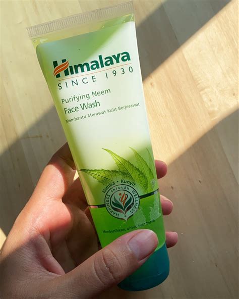 7 Alasan Moisturizer Himalaya Ampuh Basmi Jerawat Membandel! 7 Alasan Moisturizer Himalaya Ampuh Basmi Jerawat Membandel!