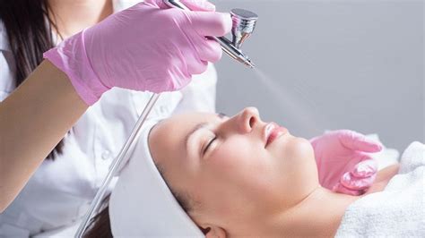 7 Nama Treatment Wajah Ajaib Bikin Glowing Tanpa Ribet! 7 Nama Treatment Wajah Ajaib Bikin Glowing Tanpa Ribet!