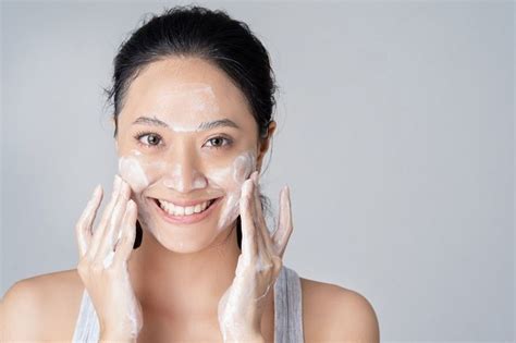 7 Rahasia Wajah Glowing Alami, No. 5 Bikin Kaget! 7 Rahasia Wajah Glowing Alami, No. 5 Bikin Kaget!